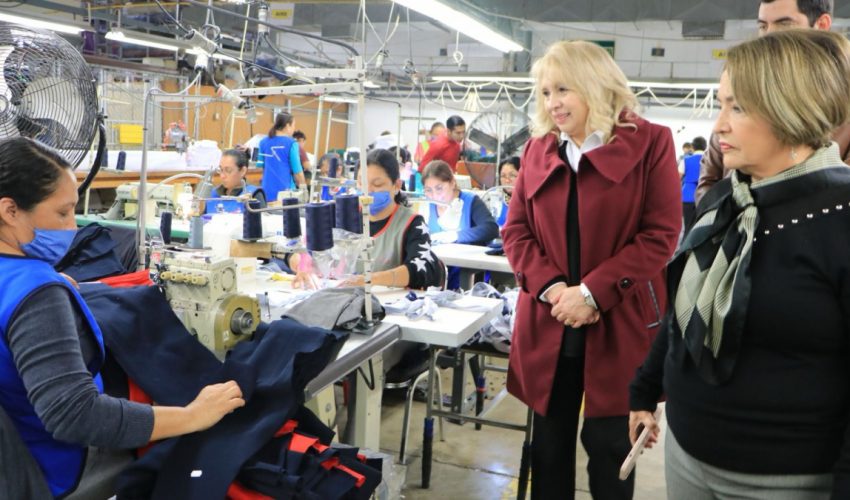 Visita directora de Fondo Tamaulipas empresa Confecciones CONOS